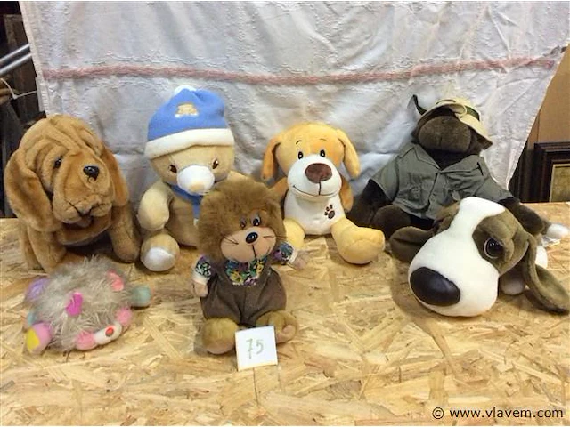 Lot knuffels - afbeelding 1 van  3