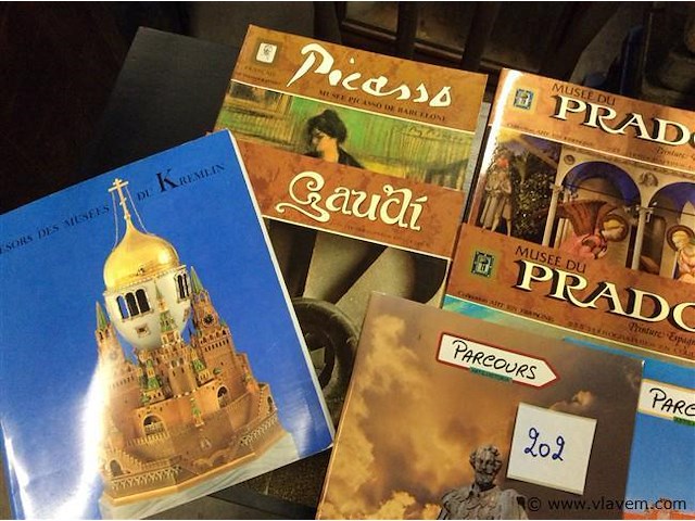 Lot kunstboeken musea - afbeelding 2 van  3