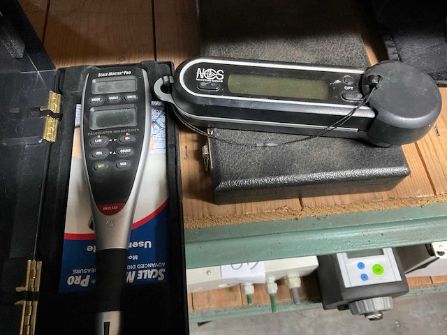 Lot meetapparatuur - afbeelding 3 van  3