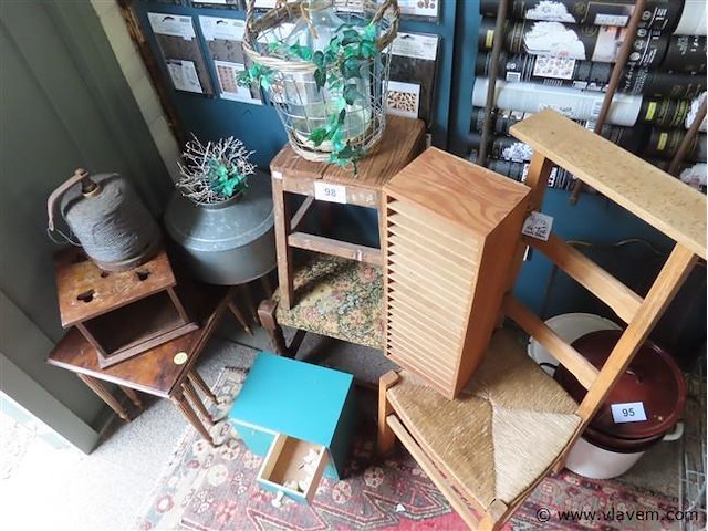 Lot meubeltjes en diversen - afbeelding 1 van  5