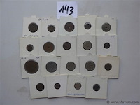 Lot munten in kartonhouders met oorlogsmunten - afbeelding 1 van  3