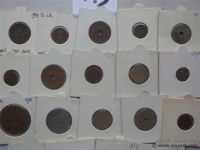 Lot munten in kartonhouders met oorlogsmunten - afbeelding 2 van  3