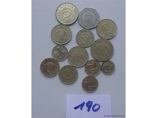 Lot munten uit cyprus - afbeelding 1 van  3
