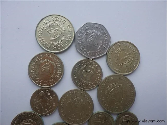 Lot munten uit cyprus - afbeelding 2 van  3
