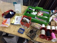 Lot naaigerief in box