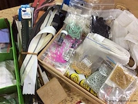 Lot naaigerief in box - afbeelding 2 van  4