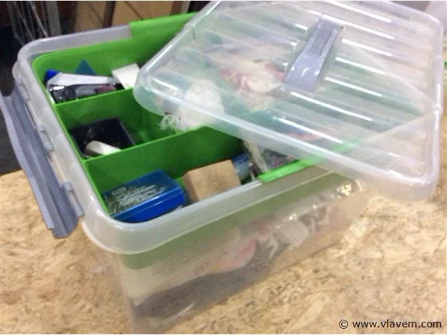 Lot naaigerief in box - afbeelding 4 van  4