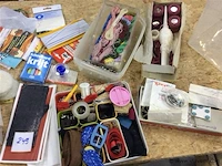 Lot naaigerief in box - afbeelding 3 van  5