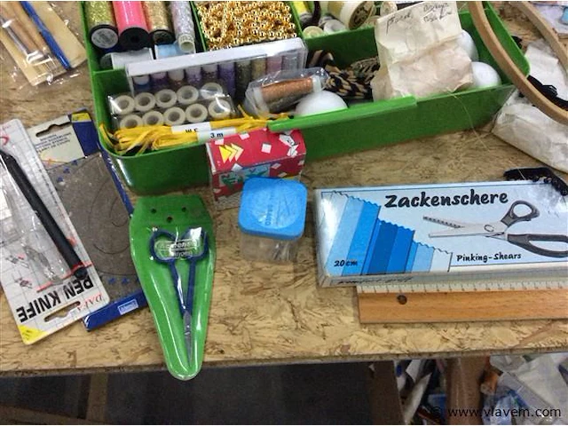 Lot naaigerief in box - afbeelding 4 van  5
