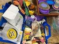 Lot naaigerief in box - afbeelding 2 van  6
