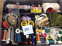 Lot naaigerief in box - afbeelding 4 van  6