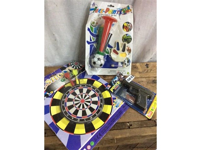 Lot oa darts - afbeelding 1 van  2
