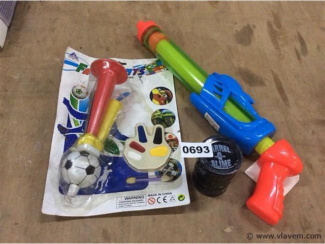 Lot oa waterpistool - afbeelding 1 van  2