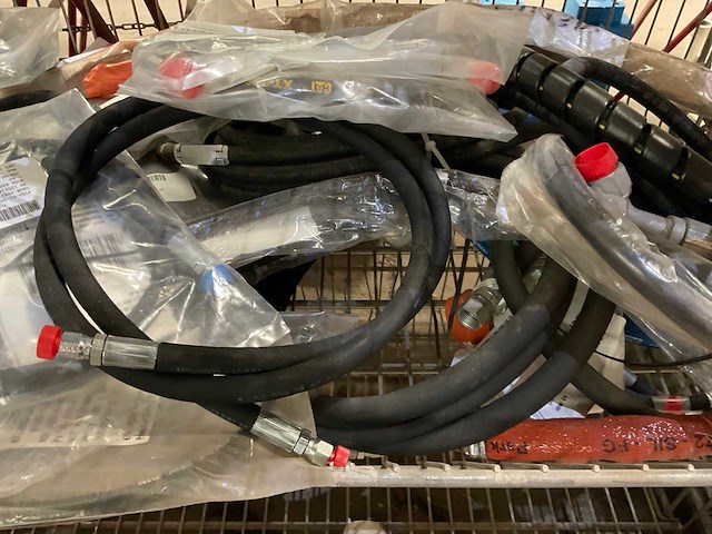 Lot of nonmetallic hose assembly - afbeelding 4 van  4