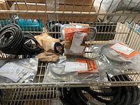 Lot of v-belts - afbeelding 1 van  4