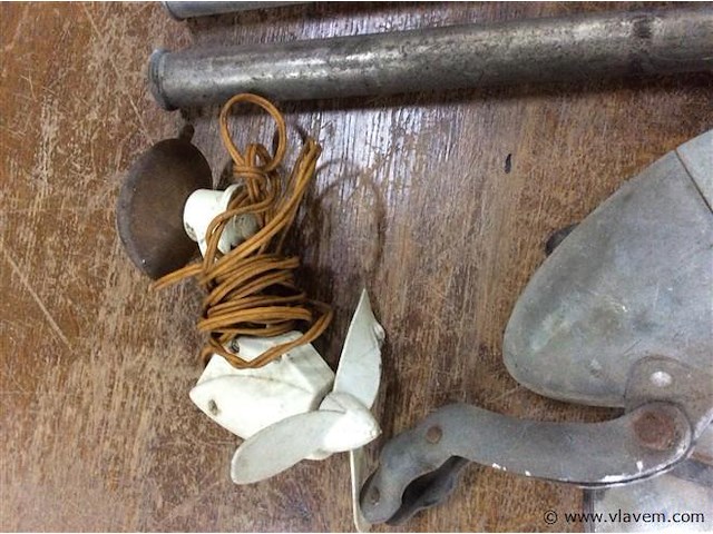 Lot oud fietsmateriaal + - afbeelding 3 van  3