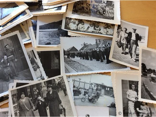Lot oude foto's - afbeelding 6 van  7