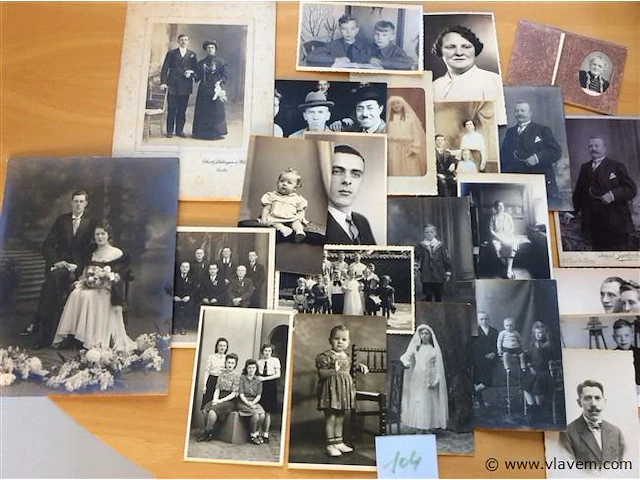 Lot oude foto's - afbeelding 1 van  5