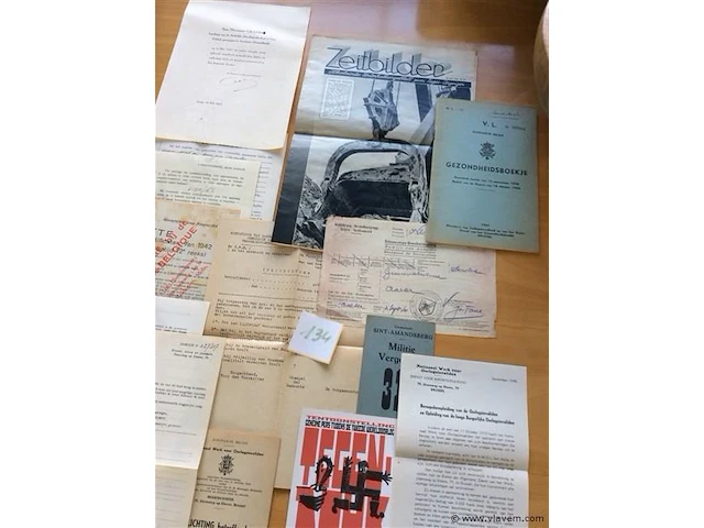 Lot papierwaren - afbeelding 1 van  4