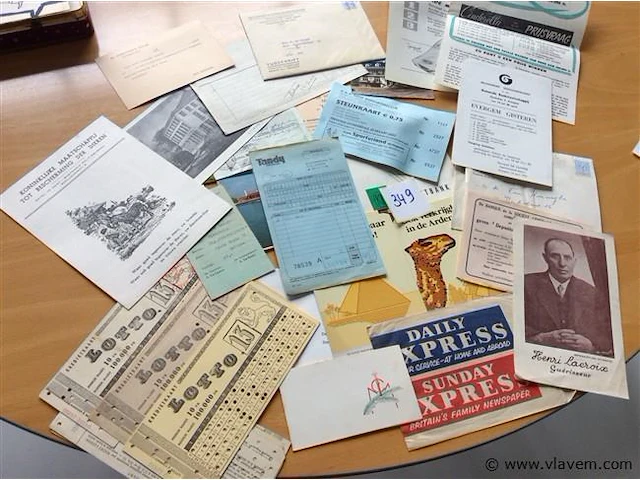 Lot papierwaren - afbeelding 1 van  3