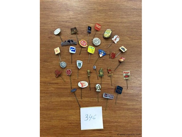 Lot pins - afbeelding 1 van  3