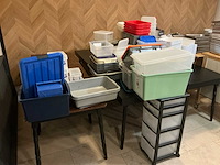 Lot plastic opbergbakken - afbeelding 1 van  8