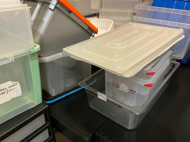 Lot plastic opbergbakken - afbeelding 6 van  8