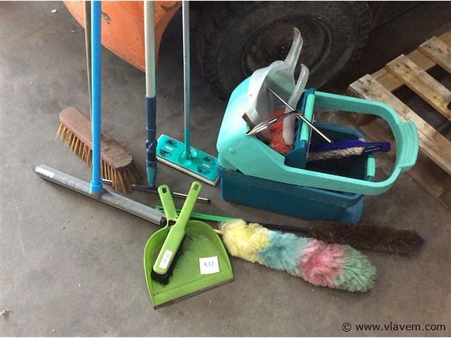 Lot poets benodigdheden - afbeelding 1 van  3