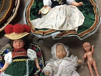 Lot poppetjes - afbeelding 1 van  3