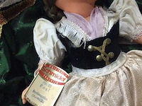 Lot poppetjes - afbeelding 2 van  3