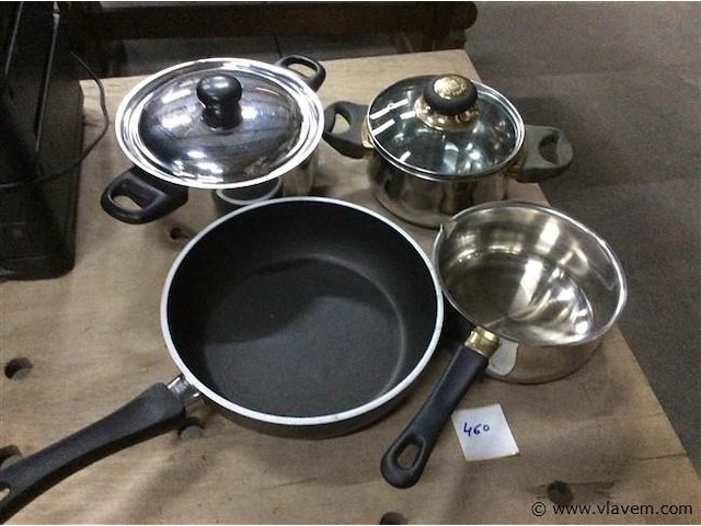 Lot potten en pannen - afbeelding 1 van  2
