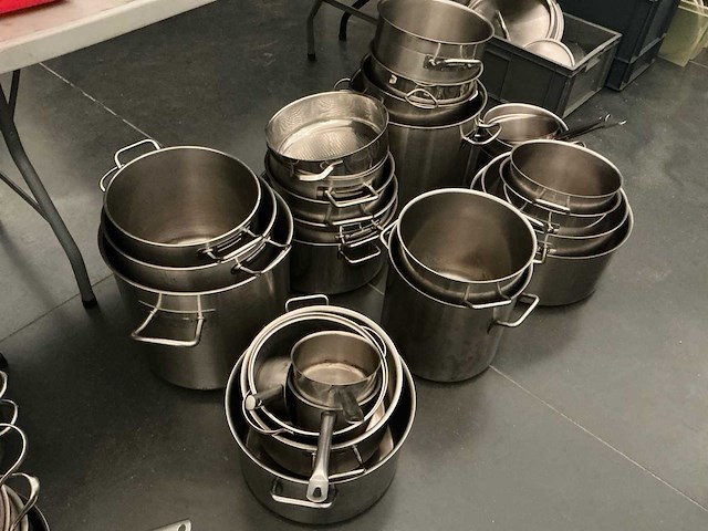 Lot potten pannen - afbeelding 2 van  8
