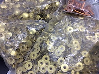 Lot revetten - afbeelding 2 van  2