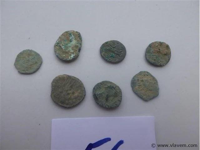Lot romeinse munten nog te reinigen - afbeelding 3 van  3