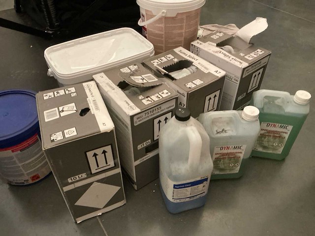 Lot schoonmaakmiddelen - afbeelding 2 van  14