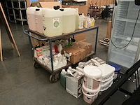 Lot schoonmaakmiddelen - afbeelding 1 van  14