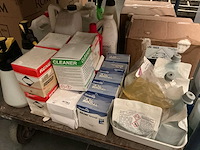 Lot schoonmaakmiddelen - afbeelding 7 van  14