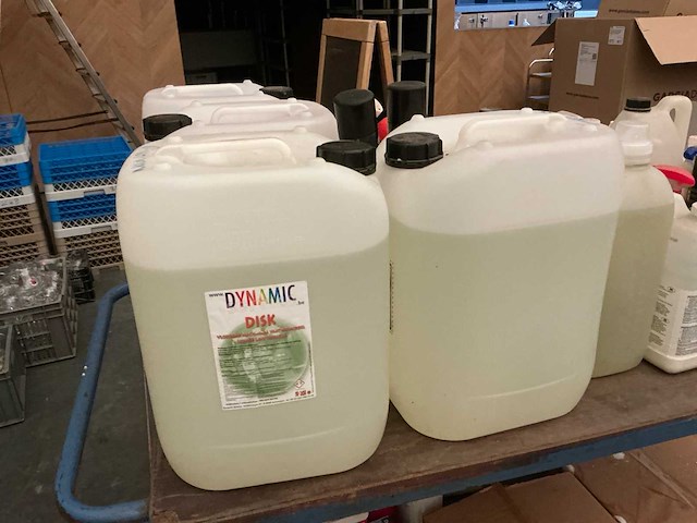 Lot schoonmaakmiddelen - afbeelding 11 van  14