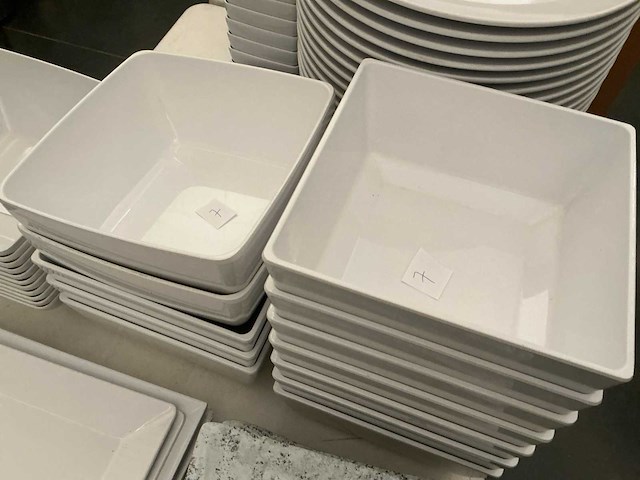 Lot serveer kommen en schalen - afbeelding 16 van  18