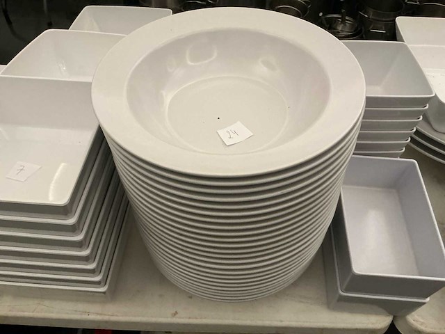 Lot serveer kommen en schalen - afbeelding 17 van  18