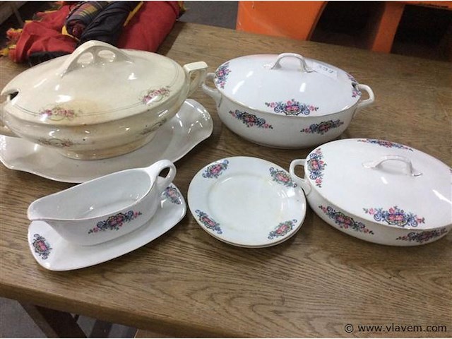 Lot servies - afbeelding 1 van  3