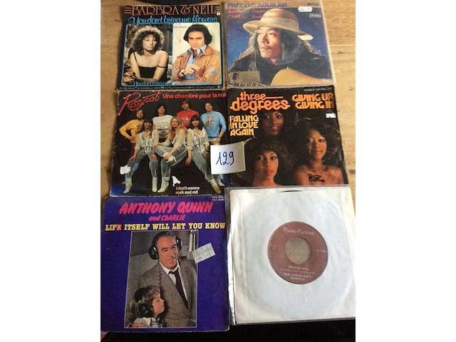 Lot singles - afbeelding 1 van  2