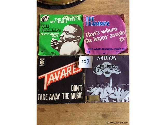 Lot singles - afbeelding 1 van  1