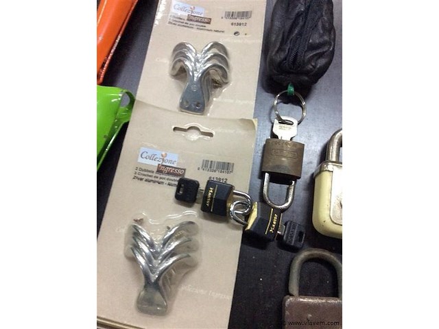 Lot sloten + - afbeelding 2 van  3