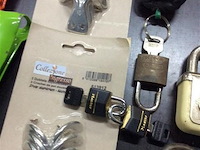 Lot sloten + - afbeelding 2 van  3