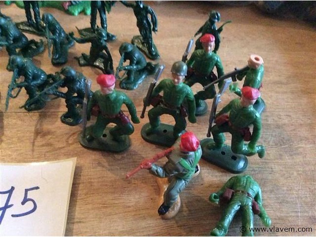 Lot soldaten - afbeelding 3 van  3