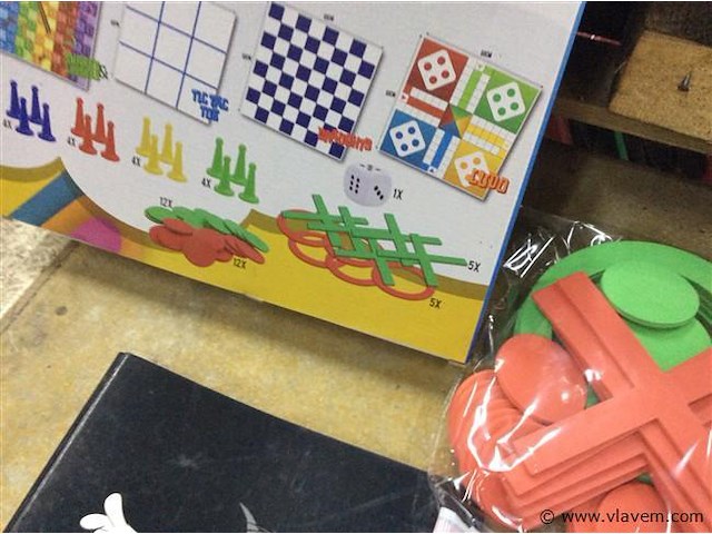 Lot speelgoed divers - afbeelding 3 van  3