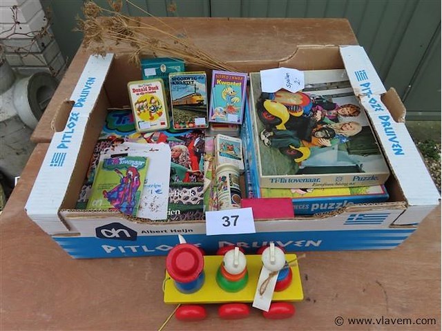 Lot speelgoed - afbeelding 1 van  3