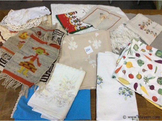 Lot tafellinnen - afbeelding 1 van  4