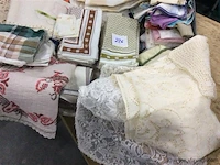 Lot textiel divers - afbeelding 2 van  4